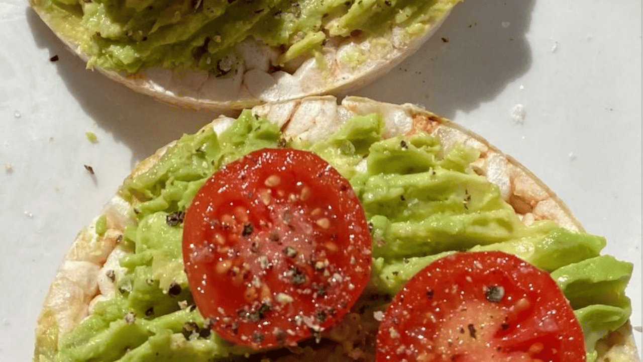 Avo Rice Cake