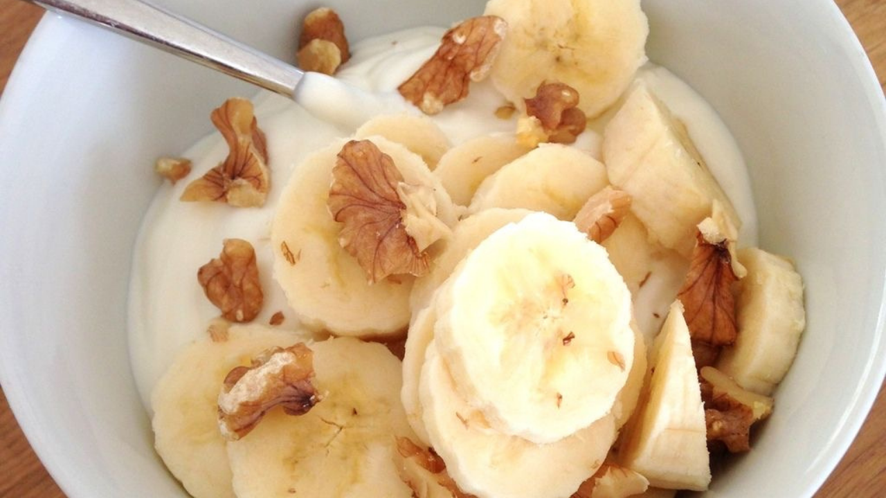 Yogurt con Plátano y Semillas